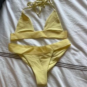 Frankies bikini in yellow